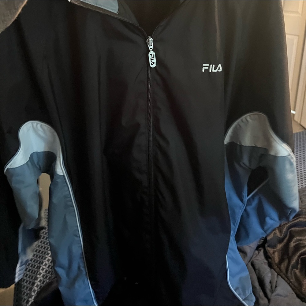 fila wind breaker type jacket size large i believe mens